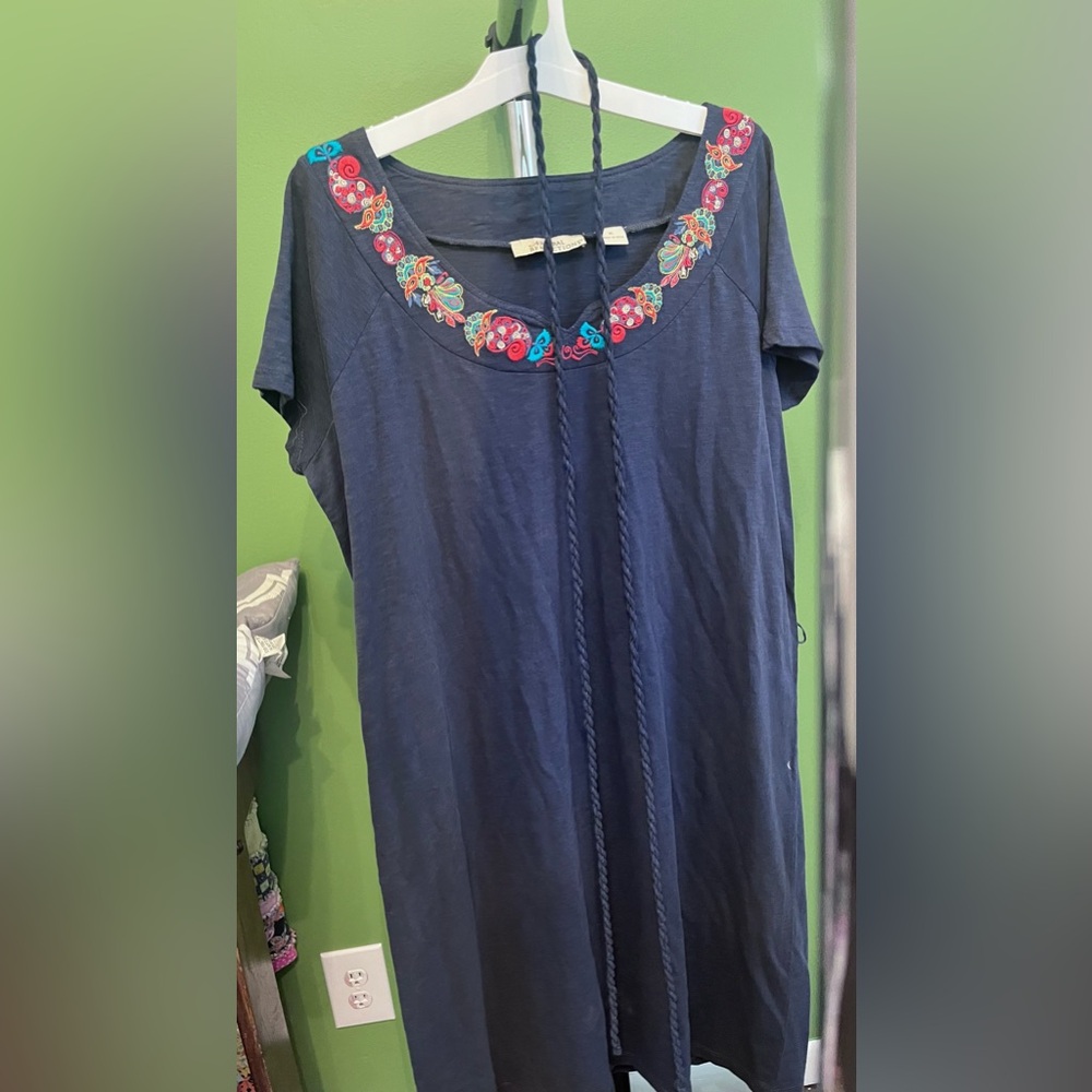 Long blue t-shirt like dress with rope belt